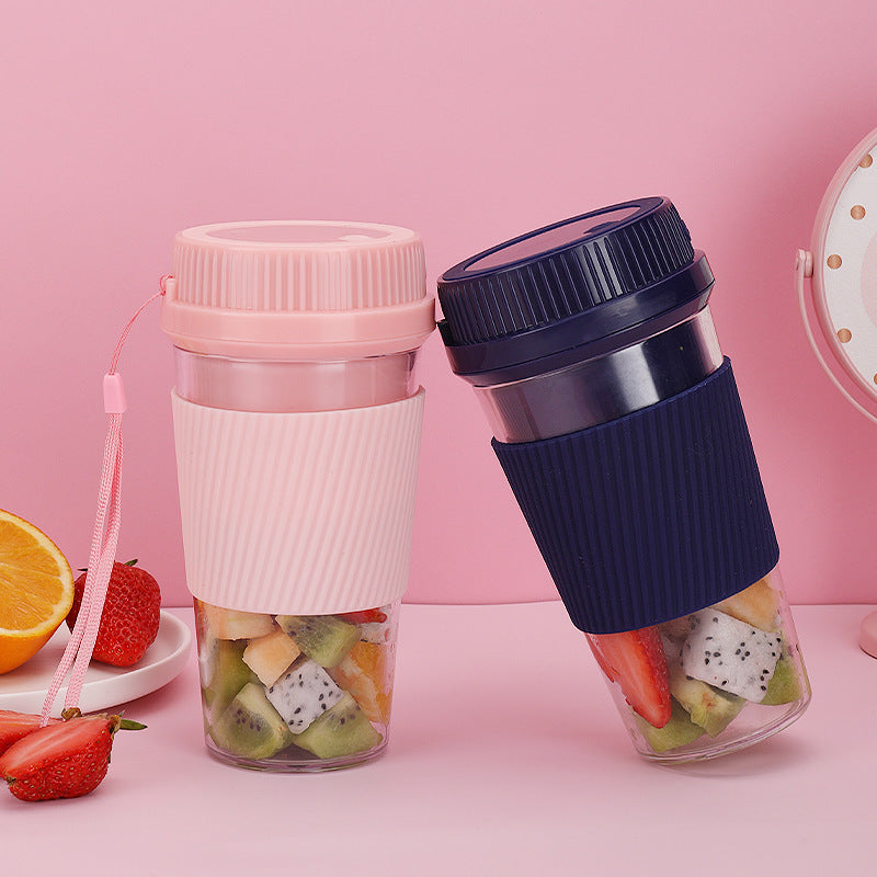 Trendy USB Mini Blender – Portable Fruit Juicer for Home - BuzzMart