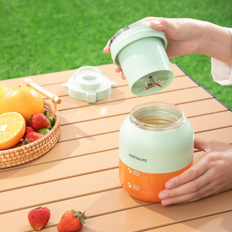 OSTMARS Mini Portable Juicer Cup – Cute Automatic Fruit Blender - BuzzMart